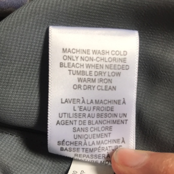 BANANA REPUBLIC Sleeveless Silky Flowered Top Grey Purple - Picture 9 of 10